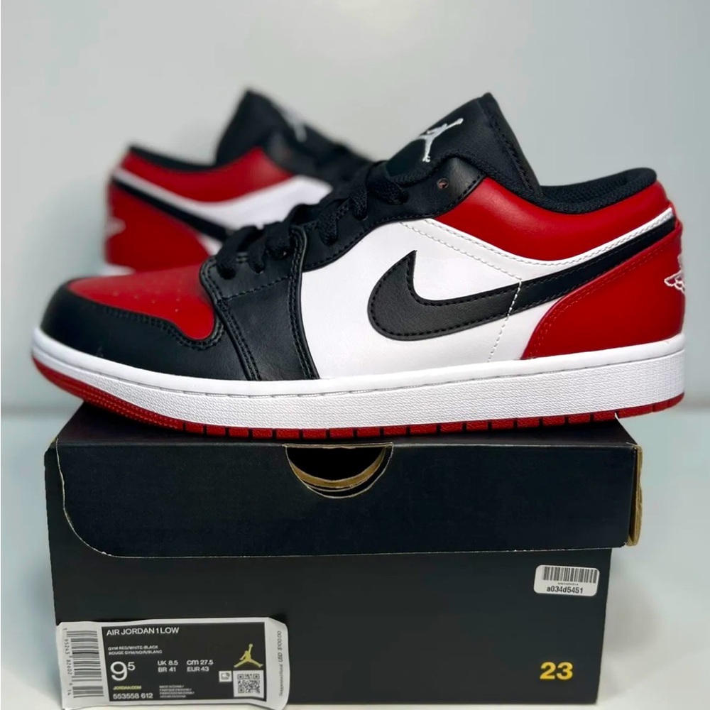 Air Jordan 1 Low Bred Toe 2021 (Authentic)Size 9.5  Retro Rare Red Black MJ OG.